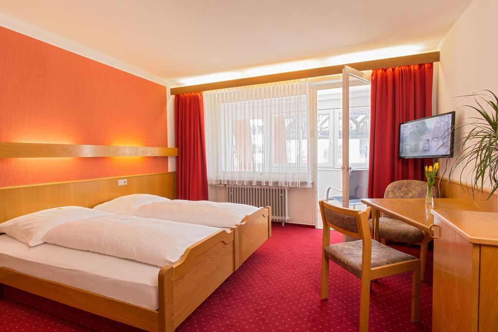 Hotel Jaegerhaus Titisee-Neustadt Room photo