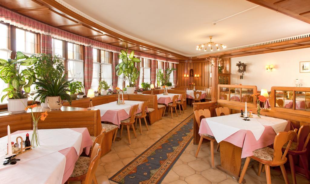 Hotel Jaegerhaus Titisee-Neustadt Exterior photo