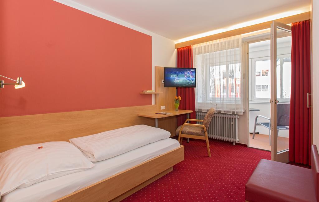 Hotel Jaegerhaus Titisee-Neustadt Room photo